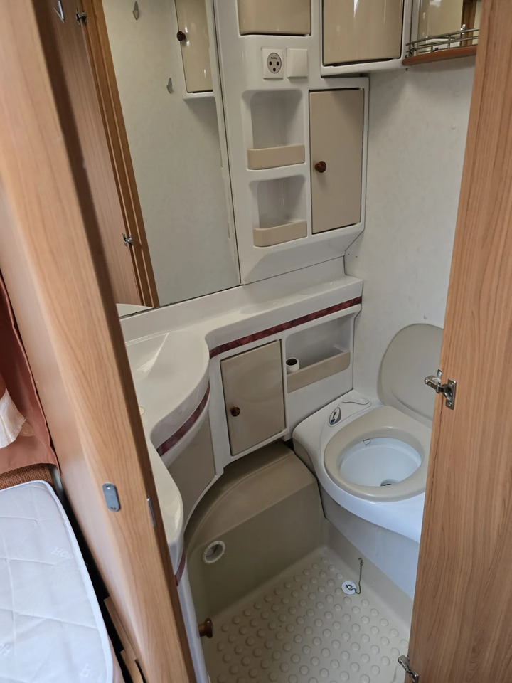 Caravan Wohnwagen Hobby De Luxe 460 LU: picture 12