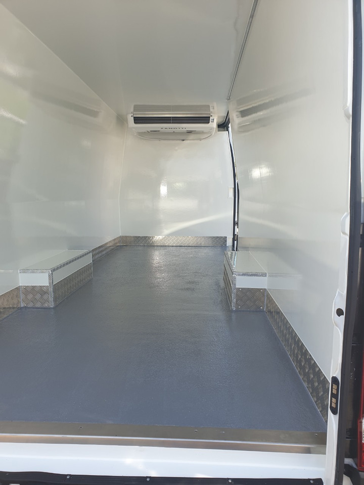 IVECO Daily 35S14 with Zanotti Z350 0°C Refrigeration (5 vehicles in stock) - Refrigerated van: picture 4 IVECO Daily 35S14 with Zanotti Z350 0°C Refrigeration (5 vehicles in stock) - Refrigerated van: picture 4