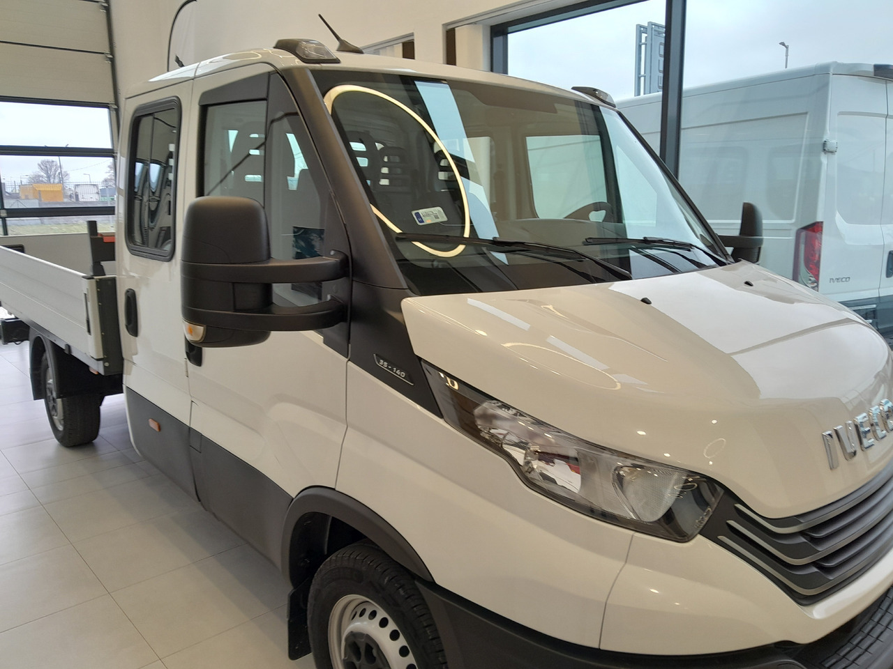 Iveco Daila 35 Daily C 18 H 3450 - Open body delivery van: picture 4 Iveco Daila 35 Daily C 18 H 3450 - Open body delivery van: picture 4