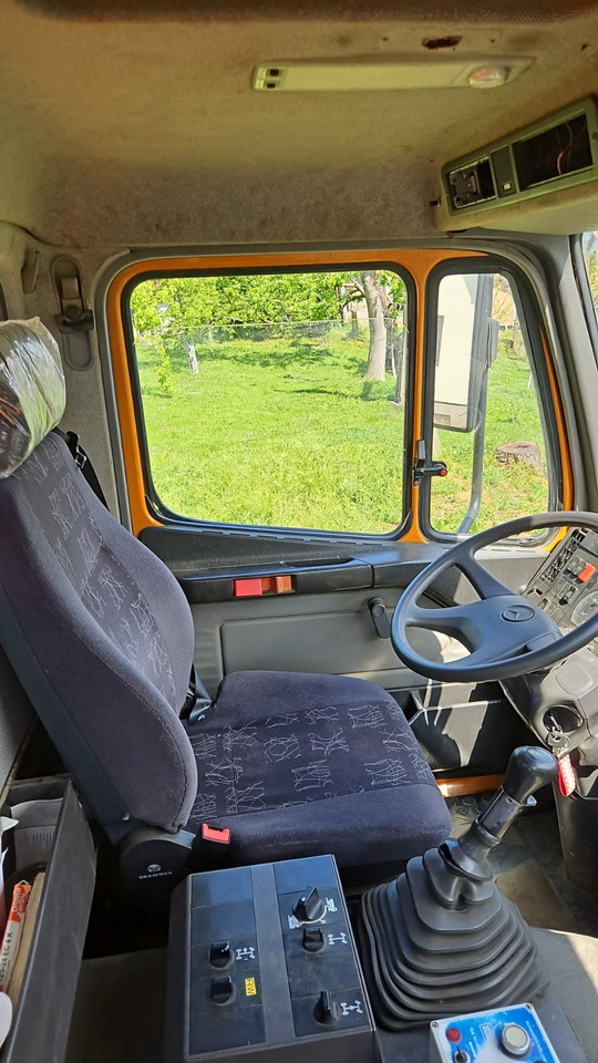 MERCEDES-BENZ 1824 ACTROS SK 4x4 - Tipper: picture 5 MERCEDES-BENZ 1824 ACTROS SK 4x4 - Tipper: picture 5