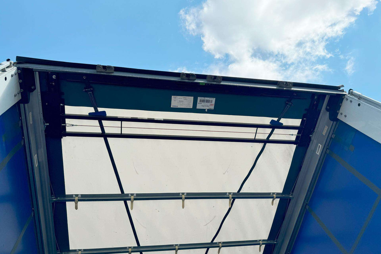 Curtainsider semi-trailer Krone SD: picture 7