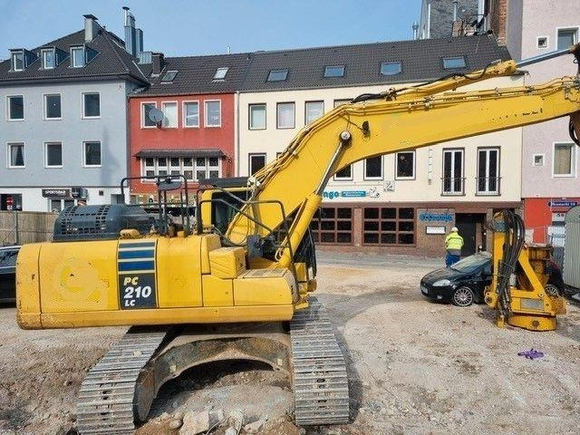 Komatsu PC210LC11 - Crawler excavator: picture 5 Komatsu PC210LC11 - Crawler excavator: picture 5