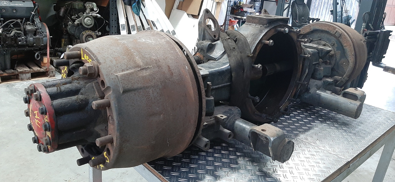 Gebrauchte MAN 18.272 Hypoidachse, HY 11 75 ( Achskörper ), Artikel - Nr. : 81.99999 - 9999 - Rear axle for Truck: picture 2 Gebrauchte MAN 18.272 Hypoidachse, HY 11 75 ( Achskörper ), Artikel - Nr. : 81.99999 - 9999 - Rear axle for Truck: picture 2