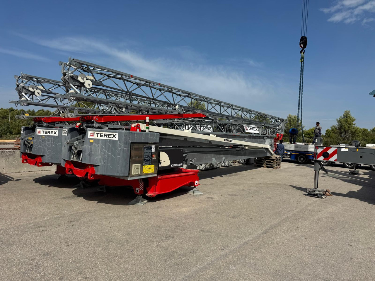 TEREX 32 - Self-erecting tower crane: picture 1 TEREX 32 - Self-erecting tower crane: picture 1