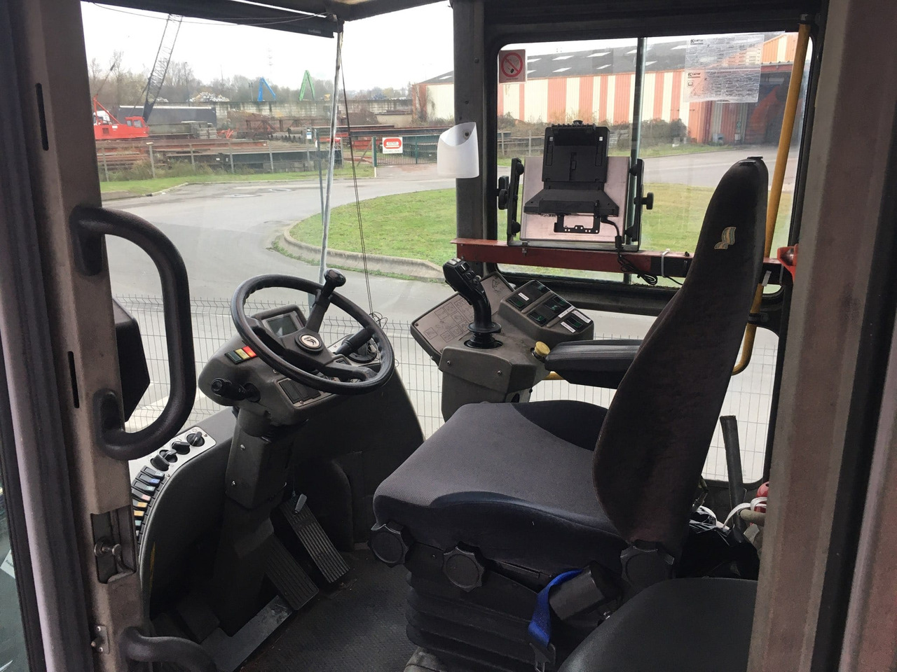 KALMAR DRD 450 80 S5XS - Reach stacker: picture 5 KALMAR DRD 450 80 S5XS - Reach stacker: picture 5