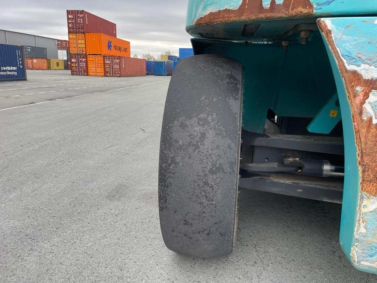 KONECRANES SMV 4123 CC5 - Reach stacker: picture 5 KONECRANES SMV 4123 CC5 - Reach stacker: picture 5