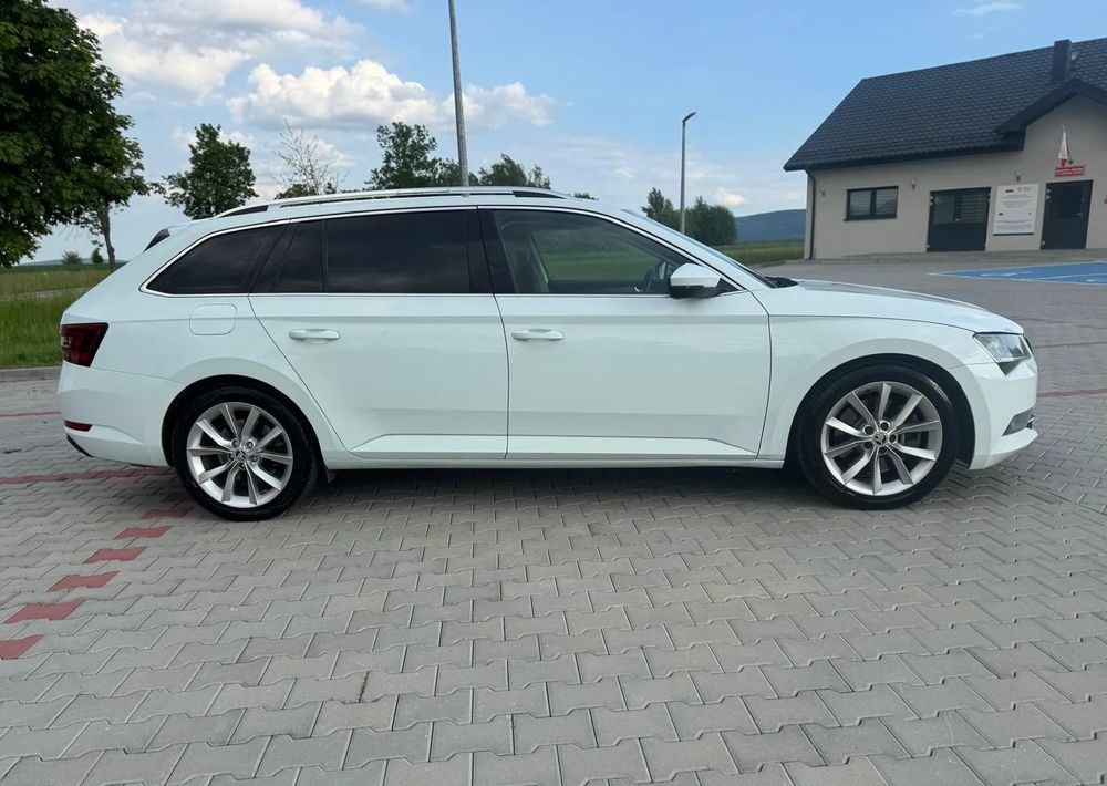 Skoda Superb 2.0 TSI 4x4 Sportline DSG - Station wagon: picture 3 Skoda Superb 2.0 TSI 4x4 Sportline DSG - Station wagon: picture 3
