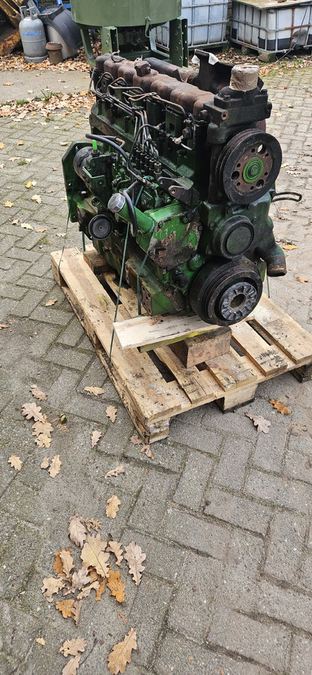 JOHN DEERE 4255 - Engine: picture 4 JOHN DEERE 4255 - Engine: picture 4