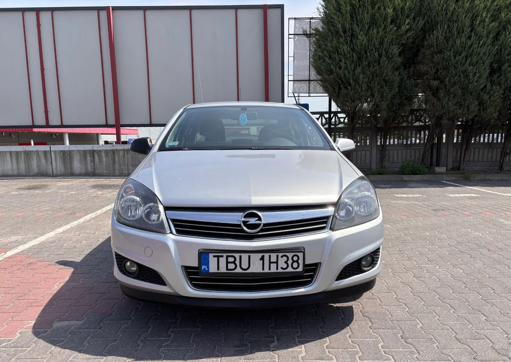Opel Astra 1.6 Edition - Sedan: picture 3 Opel Astra 1.6 Edition - Sedan: picture 3