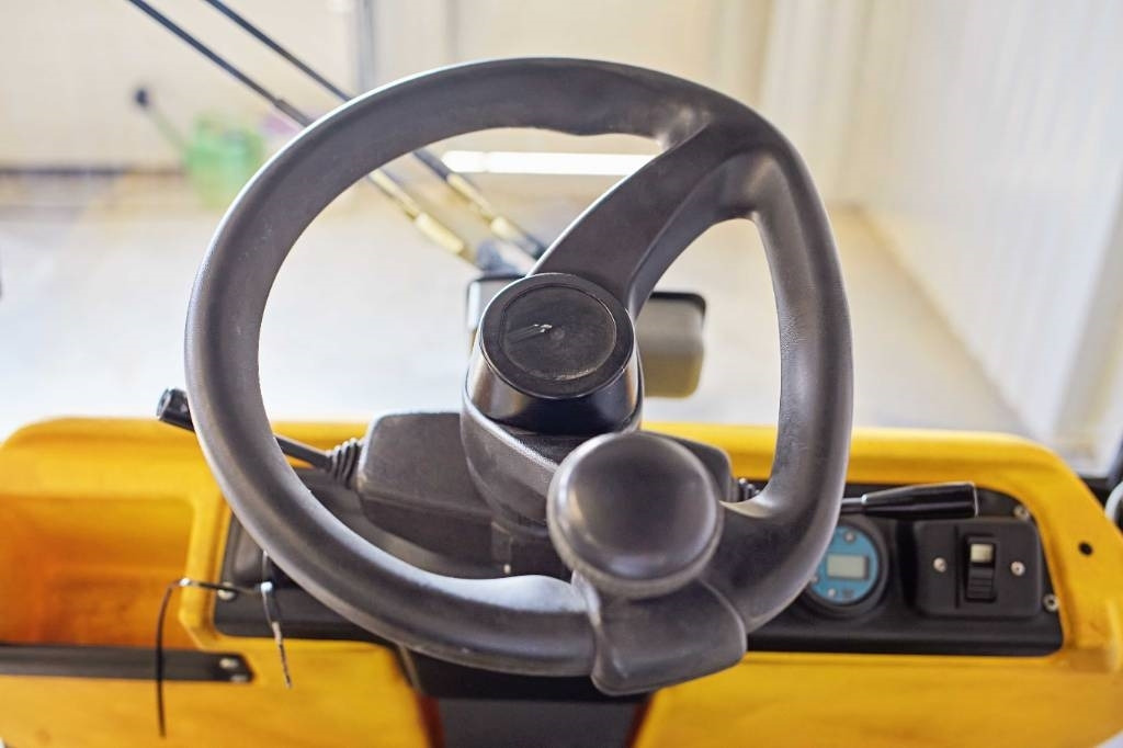 DEC Modena - Tow tractor: picture 3 DEC Modena - Tow tractor: picture 3