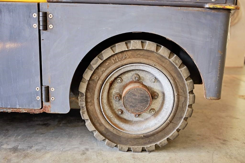 DEC Modena - Tow tractor: picture 2 DEC Modena - Tow tractor: picture 2