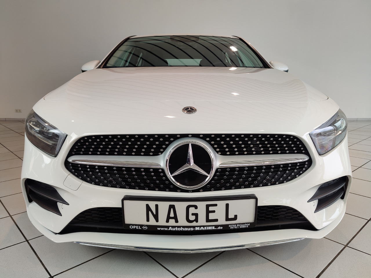 Mercedes-Benz A 200 7G-DCT AMG Line Kamera Navi LED SHZ - Sedan: picture 3 Mercedes-Benz A 200 7G-DCT AMG Line Kamera Navi LED SHZ - Sedan: picture 3