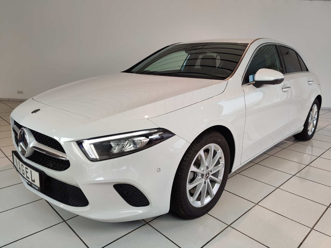 Mercedes-Benz A 220 7G-DCT Progressive Navi LED DAB Sondsystem - Station wagon: picture 1 Mercedes-Benz A 220 7G-DCT Progressive Navi LED DAB Sondsystem - Station wagon: picture 1