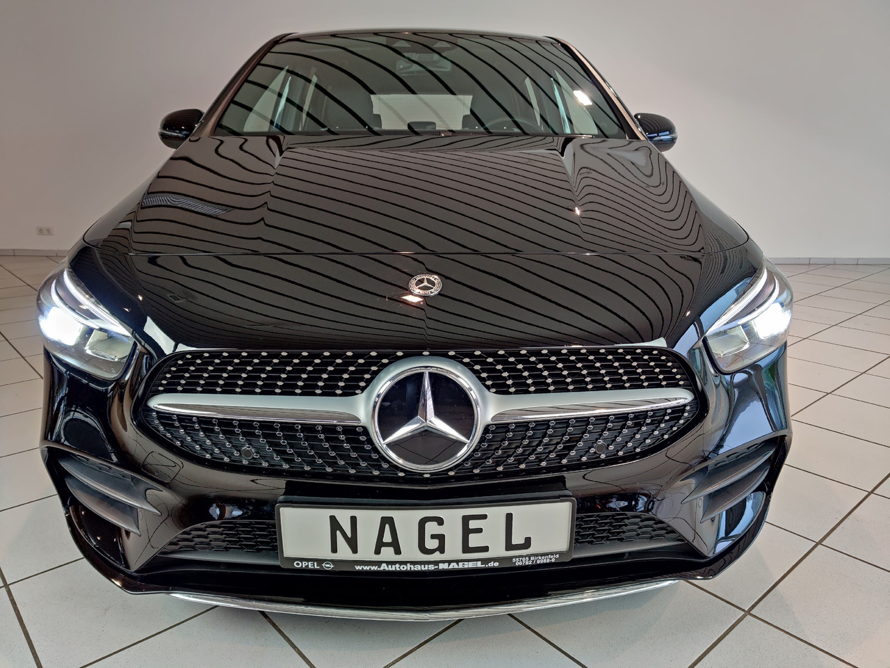 Mercedes-Benz B 200 d 8G-DCT AMG Line Navi LED Sport DAB Rükam - Car: picture 3 Mercedes-Benz B 200 d 8G-DCT AMG Line Navi LED Sport DAB Rükam - Car: picture 3