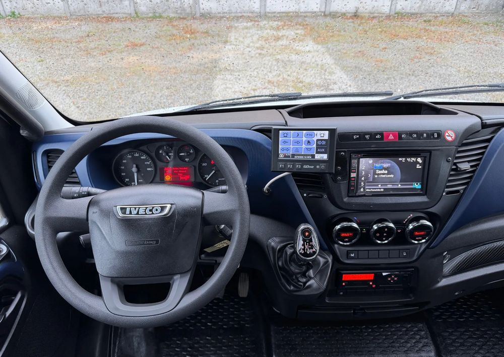 Tow truck Iveco Daily 70C18 Pomoc drogowa Laweta 2017r Hi-Matic: picture 14