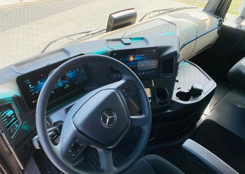 Tractor unit Mercedes-Benz ACTROS 1848: picture 9