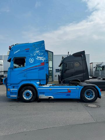 Scania R520 V8 - Tractor unit: picture 1 Scania R520 V8 - Tractor unit: picture 1