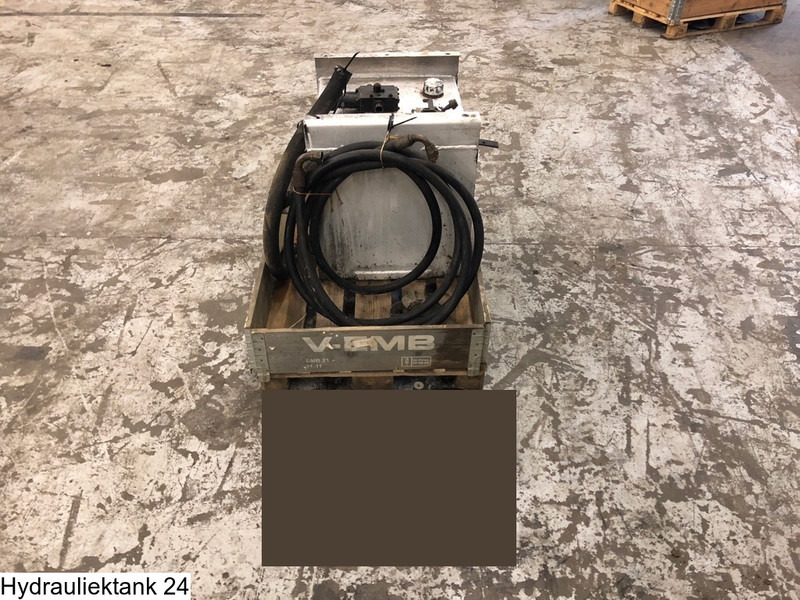 Afhymat 210 Liter Tank, PTO Switch and Hydraulic hoses - Hydraulics: picture 4 Afhymat 210 Liter Tank, PTO Switch and Hydraulic hoses - Hydraulics: picture 4