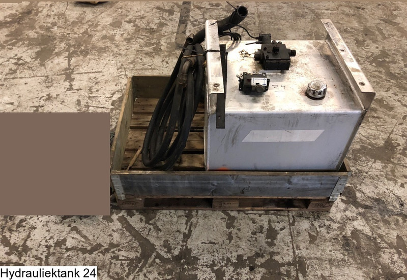 Afhymat 210 Liter Tank, PTO Switch and Hydraulic hoses - Hydraulics: picture 3 Afhymat 210 Liter Tank, PTO Switch and Hydraulic hoses - Hydraulics: picture 3