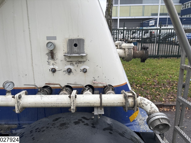 Feldbinder Silo 40.000 Liter - Tank semi-trailer: picture 3 Feldbinder Silo 40.000 Liter - Tank semi-trailer: picture 3