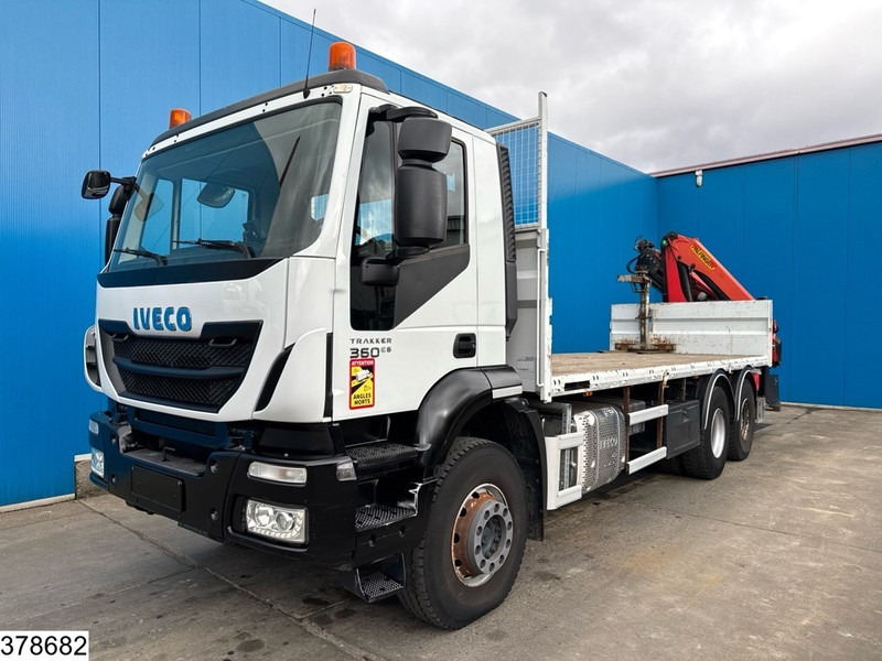 Iveco Trakker 360 6x4, EURO 6. Palfinger, Remote - Dropside/ Flatbed truck, Crane truck: picture 2 Iveco Trakker 360 6x4, EURO 6. Palfinger, Remote - Dropside/ Flatbed truck, Crane truck: picture 2