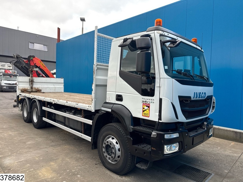 Iveco Trakker 360 6x4, EURO 6, Steelsuspension, Hub reduction - Dropside/ Flatbed truck: picture 3 Iveco Trakker 360 6x4, EURO 6, Steelsuspension, Hub reduction - Dropside/ Flatbed truck: picture 3