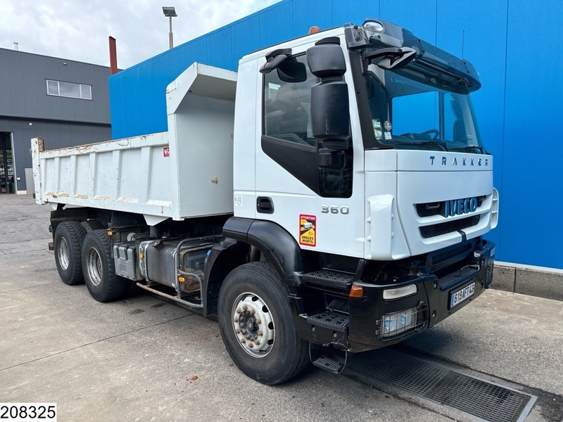 Iveco Trakker 360 6x4, Manual, Steel suspension - Tipper: picture 3 Iveco Trakker 360 6x4, Manual, Steel suspension - Tipper: picture 3