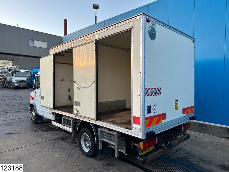 Mercedes-Benz 815 Manual transmission, Steel suspension - Box truck: picture 4 Mercedes-Benz 815 Manual transmission, Steel suspension - Box truck: picture 4