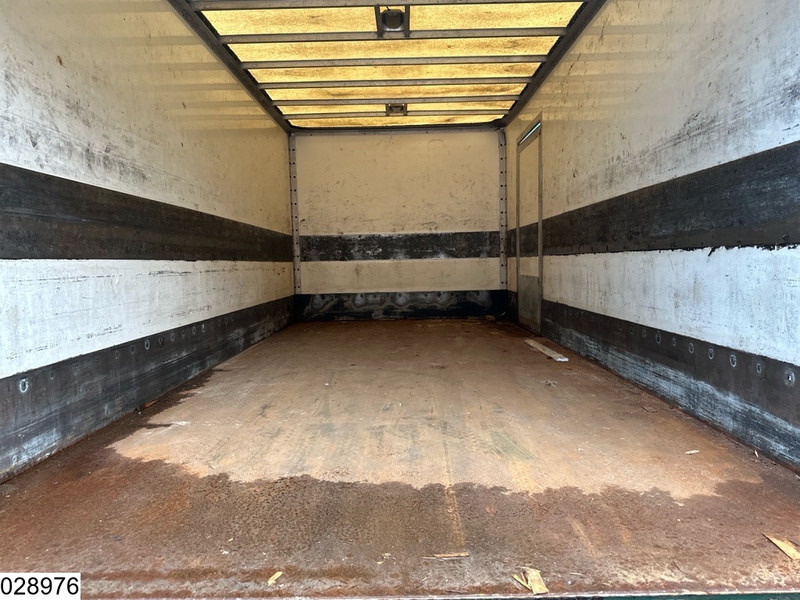 Mercedes-Benz Atego 1218 EURO 6 - Box truck: picture 4 Mercedes-Benz Atego 1218 EURO 6 - Box truck: picture 4