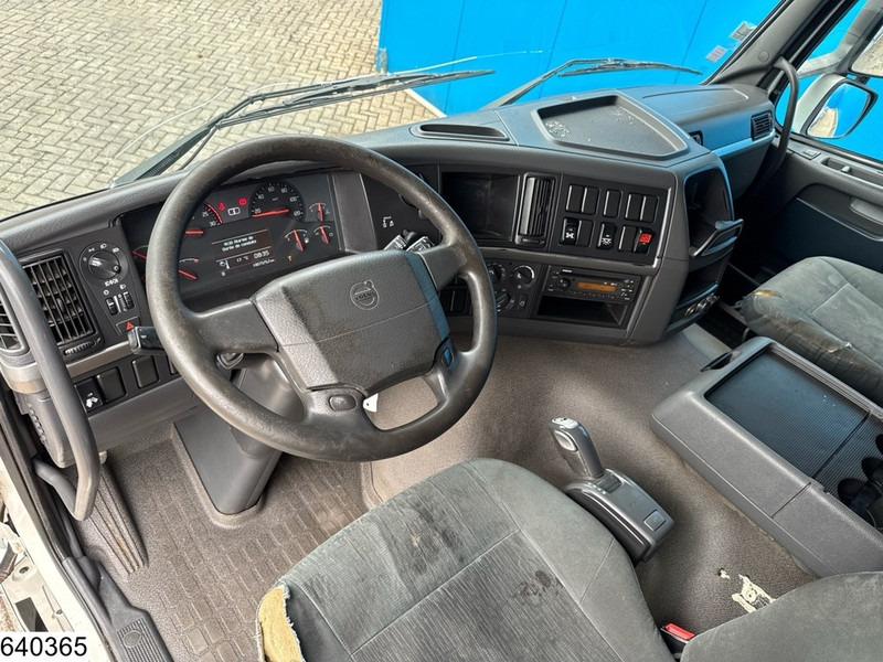 Volvo FM 410 8x4, EURO 5, PTO - Cab chassis truck: picture 5 Volvo FM 410 8x4, EURO 5, PTO - Cab chassis truck: picture 5