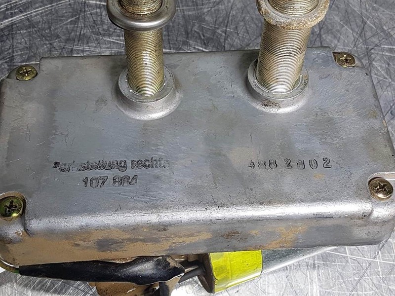 Ahlmann AZ200-Valeo 107864-4195263A-Wiper motor - Electrical system for Construction machinery: picture 5 Ahlmann AZ200-Valeo 107864-4195263A-Wiper motor - Electrical system for Construction machinery: picture 5