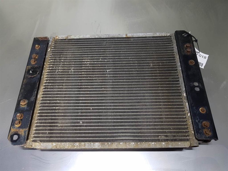 Komatsu WA 320 - 5H - Airco condenser/Klimakondensator - Frame/ Chassis: picture 1 Komatsu WA 320 - 5H - Airco condenser/Klimakondensator - Frame/ Chassis: picture 1