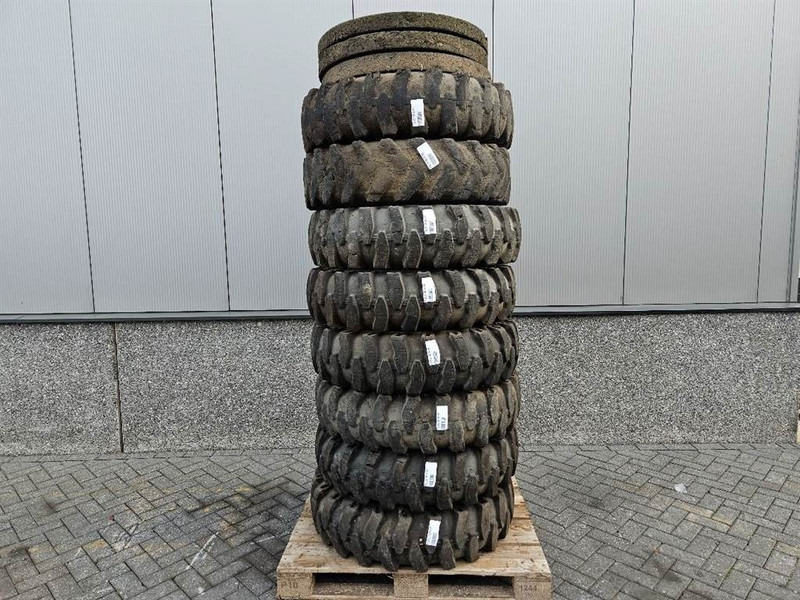 Liebherr A924B-Athletik 10.00-20-Tire/Reifen/Band - Wheels and tires for Construction machinery: picture 1 Liebherr A924B-Athletik 10.00-20-Tire/Reifen/Band - Wheels and tires for Construction machinery: picture 1