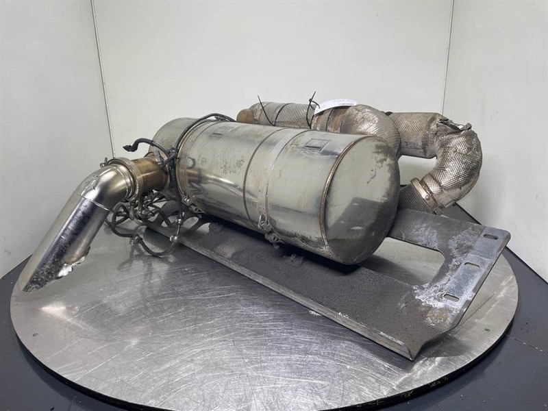 Liebherr L556-10144041-Particulate filter/Partikelfilter - Engine for Construction machinery: picture 1 Liebherr L556-10144041-Particulate filter/Partikelfilter - Engine for Construction machinery: picture 1