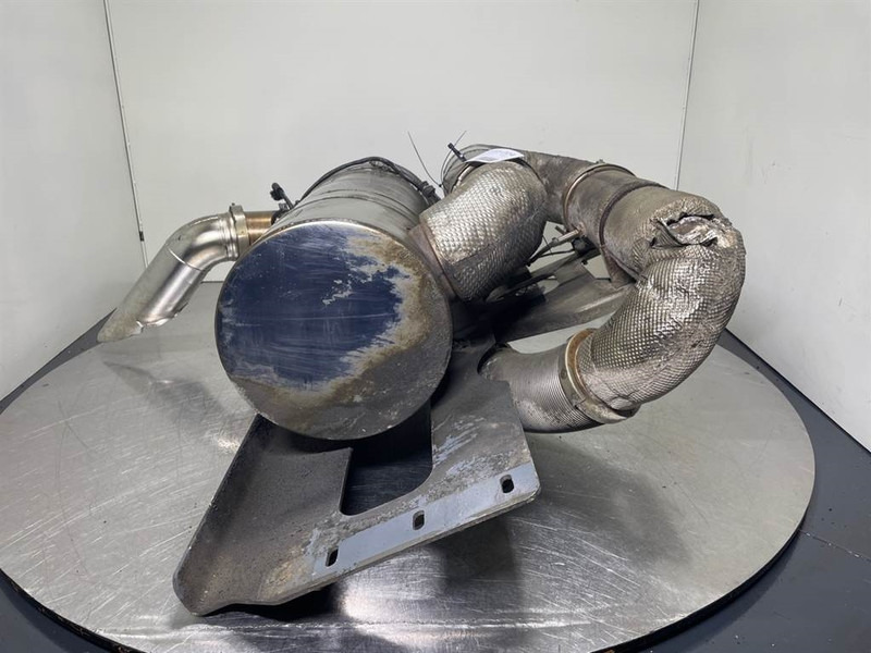 Liebherr L556-10144041-Particulate filter/Partikelfilter - Engine for Construction machinery: picture 2 Liebherr L556-10144041-Particulate filter/Partikelfilter - Engine for Construction machinery: picture 2