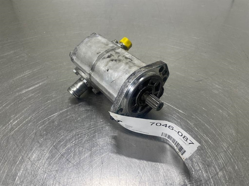 Mecalac 12MTX-5350259-Gearpump/Zahnradpumpe/Tandwielpomp - Hydraulics for Construction machinery: picture 1 Mecalac 12MTX-5350259-Gearpump/Zahnradpumpe/Tandwielpomp - Hydraulics for Construction machinery: picture 1
