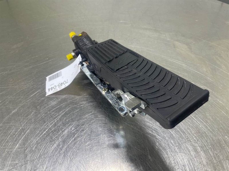 Mecalac 12MTX-5360657-Brake valve/Bremsventile/Remventiel - Hydraulics for Construction machinery: picture 5 Mecalac 12MTX-5360657-Brake valve/Bremsventile/Remventiel - Hydraulics for Construction machinery: picture 5