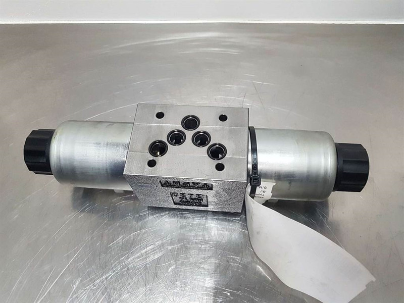 Parker D3W002CNJW42 - Valve/Ventile/Ventiel - Hydraulics for Construction machinery: picture 3 Parker D3W002CNJW42 - Valve/Ventile/Ventiel - Hydraulics for Construction machinery: picture 3