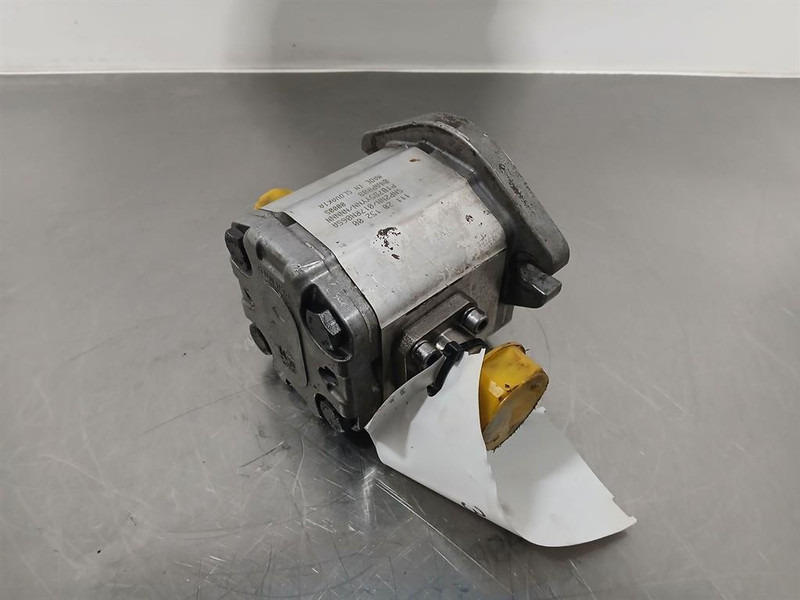 Sauer Danfoss SNP2NN/017RN06-Gearpump/Zahnradpumpe/Tandwielpomp - Hydraulics for Construction machinery: picture 4 Sauer Danfoss SNP2NN/017RN06-Gearpump/Zahnradpumpe/Tandwielpomp - Hydraulics for Construction machinery: picture 4