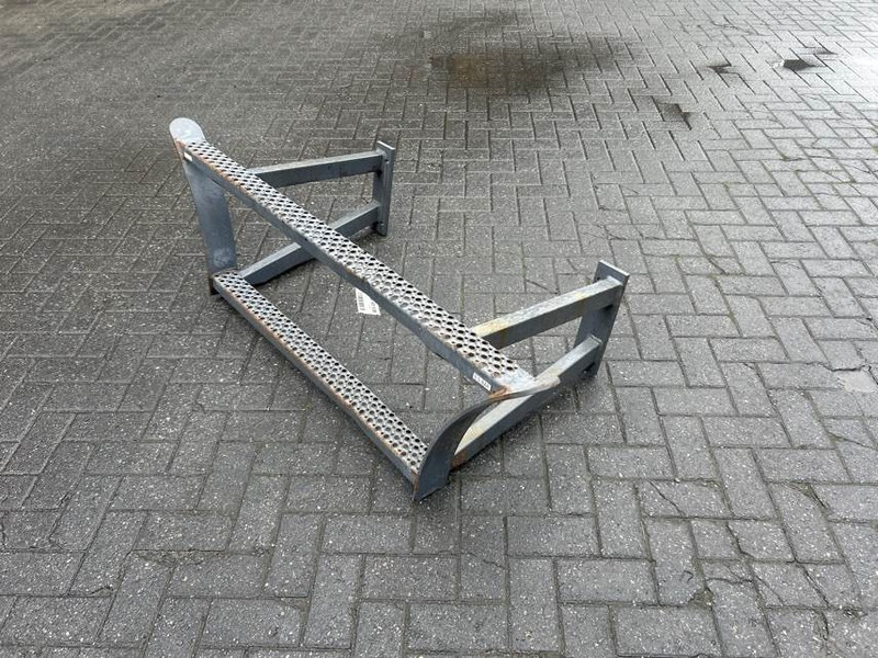 Terex TW150-6047945-Stair panel/Trittstufen/Traptreden - Frame/ Chassis for Construction machinery: picture 2 Terex TW150-6047945-Stair panel/Trittstufen/Traptreden - Frame/ Chassis for Construction machinery: picture 2