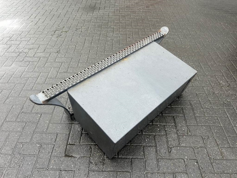 Terex TW150-6105515/6105516-Stair panel/Trittstufen - Frame/ Chassis for Construction machinery: picture 3 Terex TW150-6105515/6105516-Stair panel/Trittstufen - Frame/ Chassis for Construction machinery: picture 3