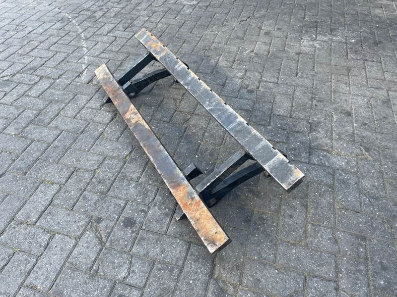 Volvo L28/L30/L35 - Forks/Palletgabeln/Palletvorken - Forks for Construction machinery: picture 4 Volvo L28/L30/L35 - Forks/Palletgabeln/Palletvorken - Forks for Construction machinery: picture 4