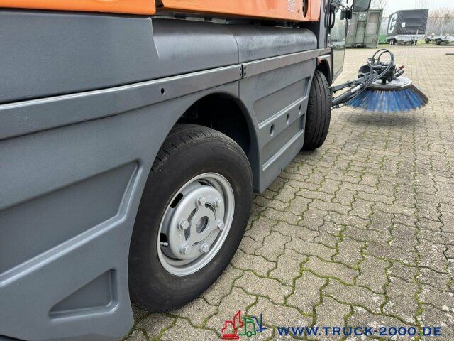 Leasing of Schmidt Swingo Compact 200 4 Radlenkung Kehren + Sprühen Schmidt Swingo Compact 200 4 Radlenkung Kehren + Sprühen: picture 13
