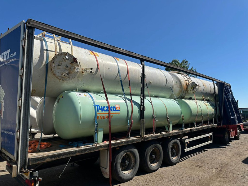 FULL TRAILER LOADED WITH LPG TANKS - Curtainsider semi-trailer: picture 1 FULL TRAILER LOADED WITH LPG TANKS - Curtainsider semi-trailer: picture 1