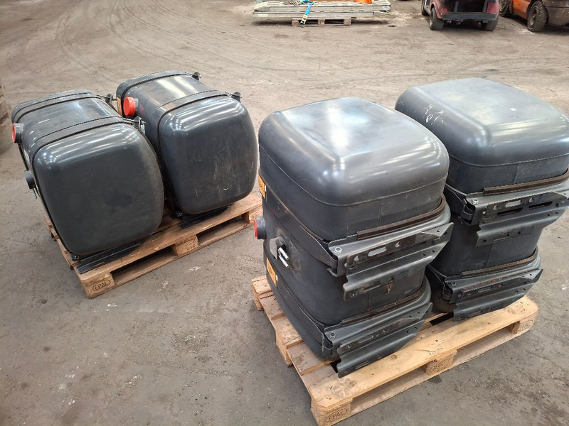 Mercedes-Benz 290L - Fuel tank: picture 3 Mercedes-Benz 290L - Fuel tank: picture 3