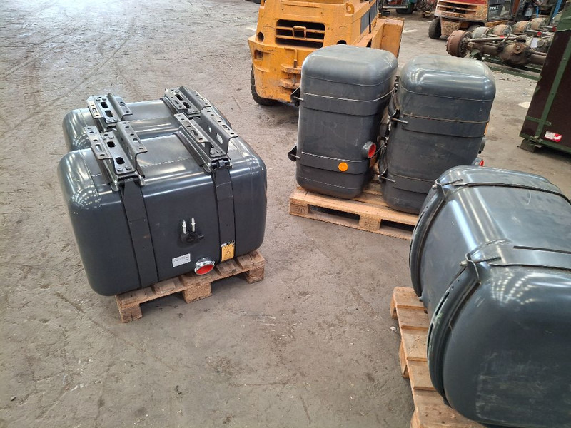 Mercedes-Benz 290L - Fuel tank: picture 4 Mercedes-Benz 290L - Fuel tank: picture 4