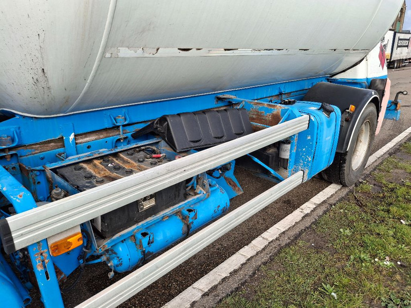 Renault MIDLUM 280DXI - Tank truck: picture 3 Renault MIDLUM 280DXI - Tank truck: picture 3