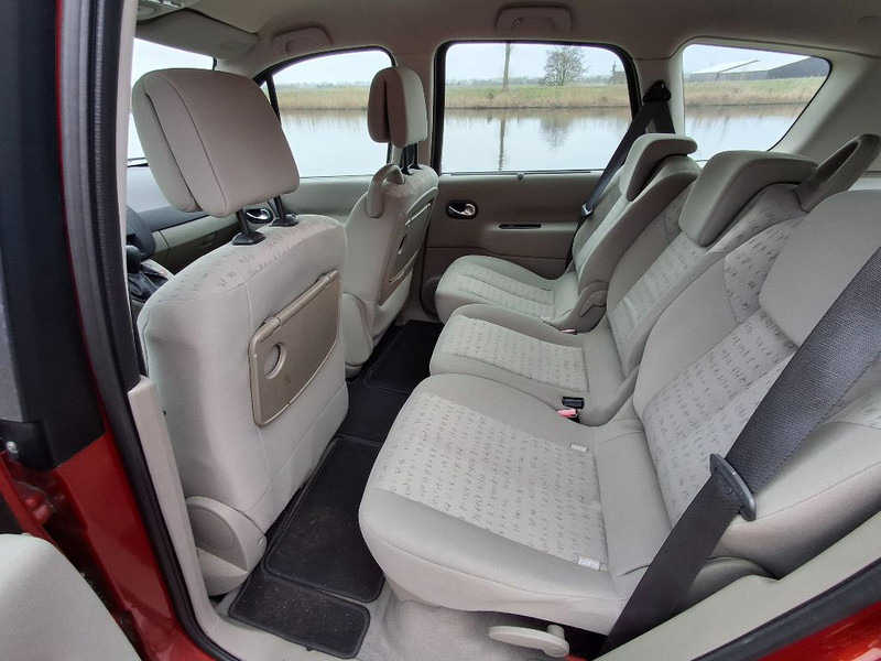 Truck Renault MEGANE SCENIC: picture 6