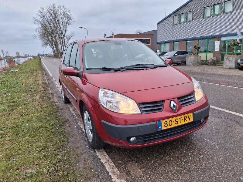Truck Renault MEGANE SCENIC: picture 15
