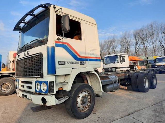 Volvo F 12 6*4 STEEL SUSPENSION - Cab chassis truck: picture 1 Volvo F 12 6*4 STEEL SUSPENSION - Cab chassis truck: picture 1